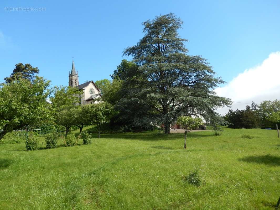 Chapelle du Haut-Monthoux depuis la Propriété à vendre à Vétraz-Monthoux - Maison à VETRAZ-MONTHOUX