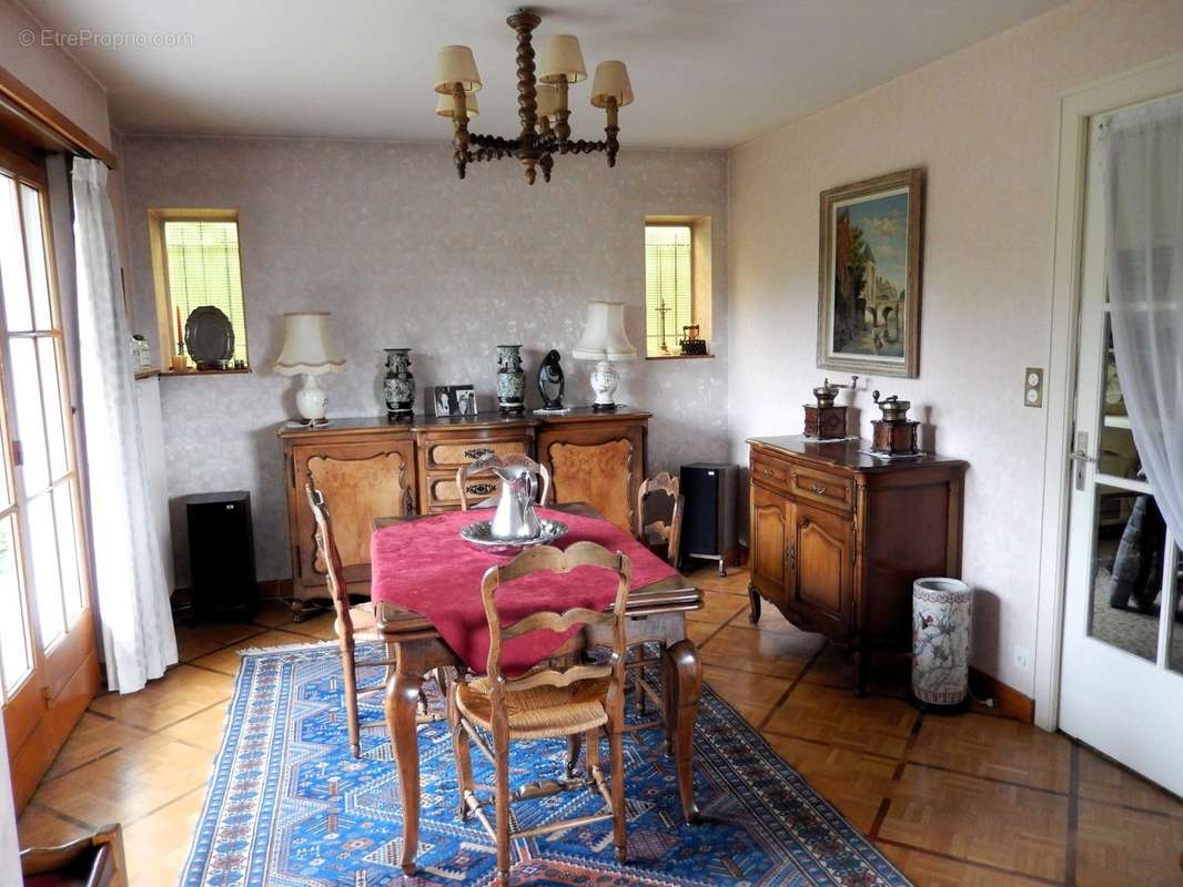 Propriété à vendre à Vétraz-Monthoux Salle à manger - Maison à VETRAZ-MONTHOUX