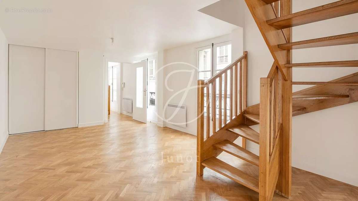 Appartement à PARIS-3E