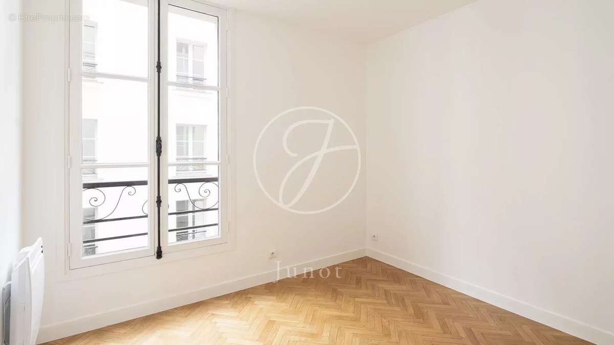 Appartement à PARIS-3E