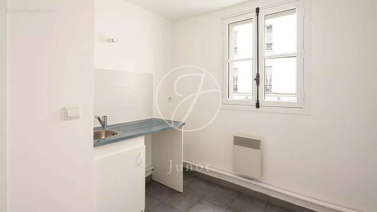 Appartement à PARIS-3E