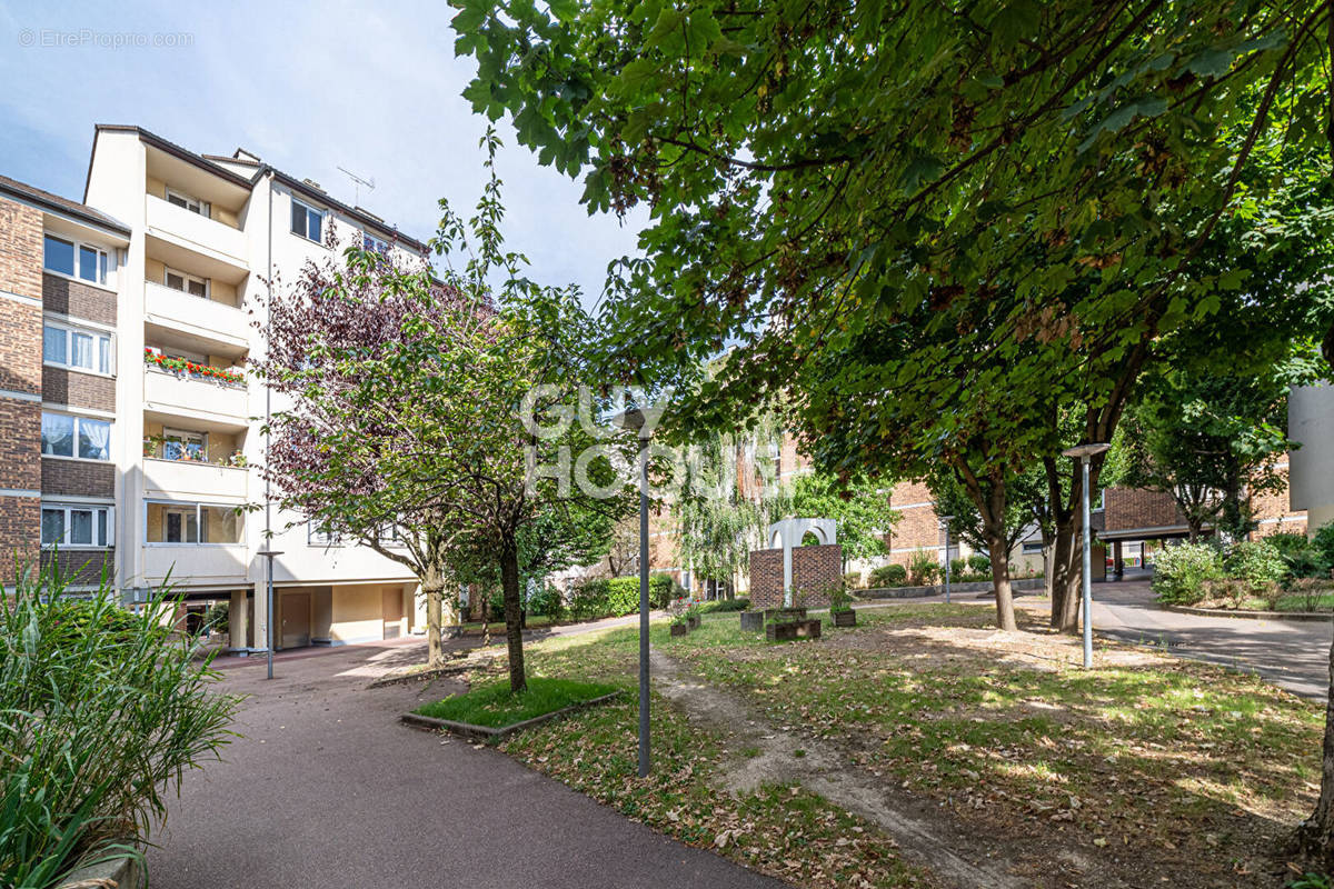 Appartement à GENNEVILLIERS