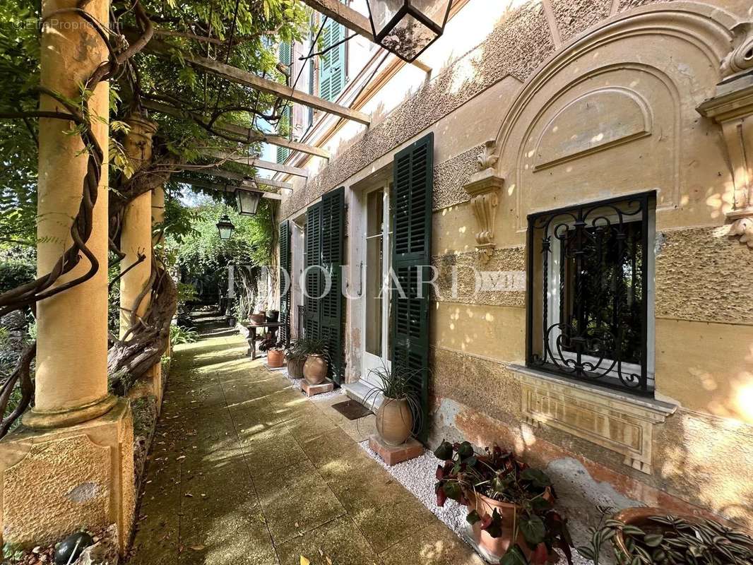 Appartement à MENTON