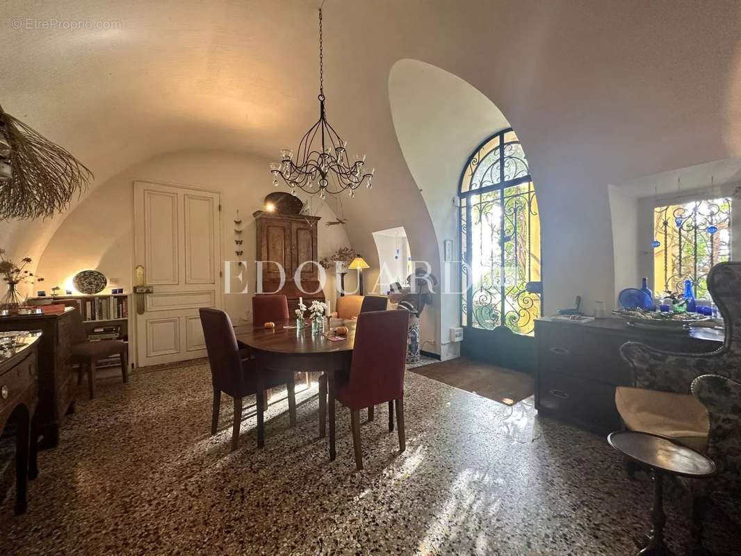 Appartement à MENTON