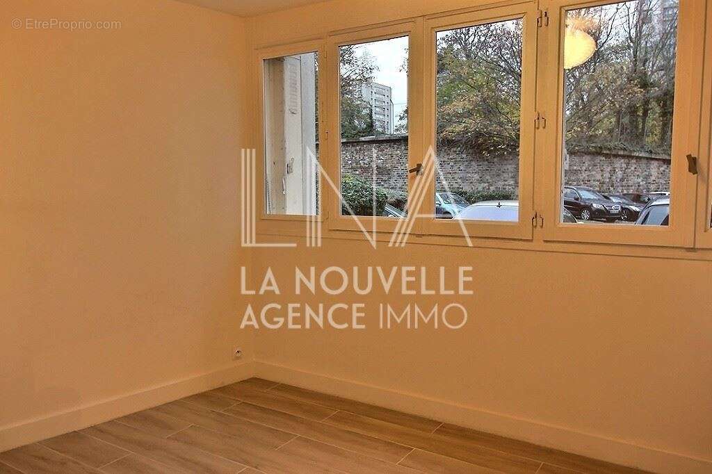 Appartement à LES LILAS