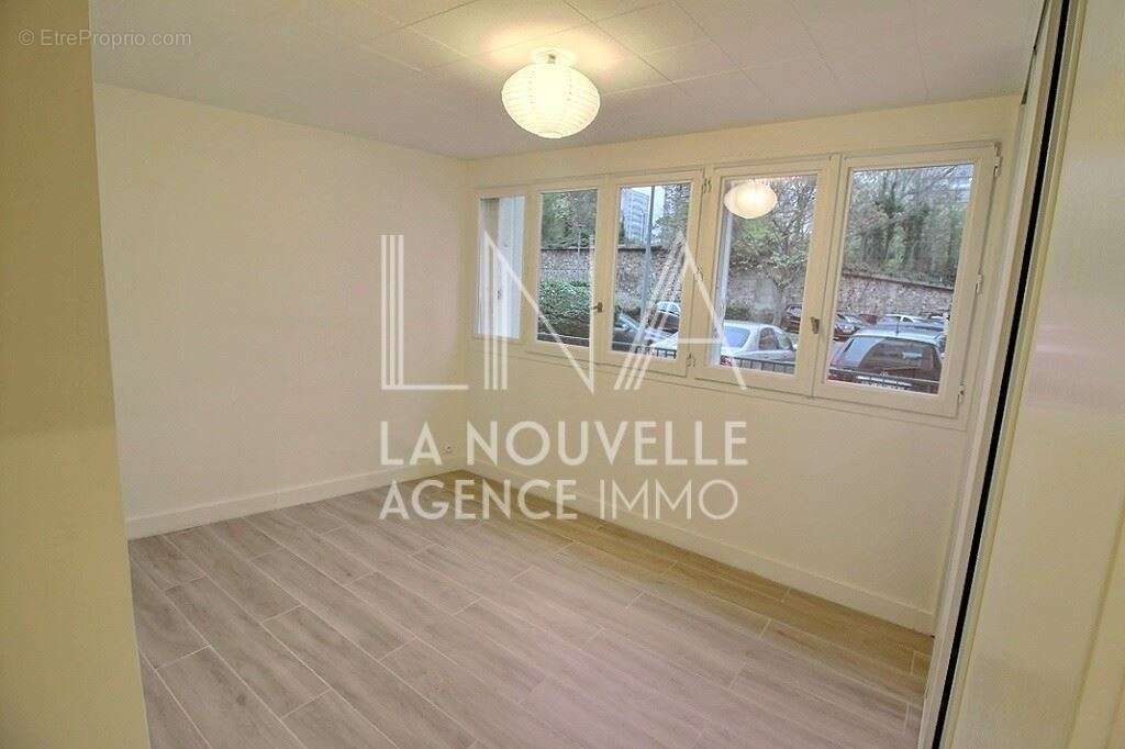 Appartement à LES LILAS