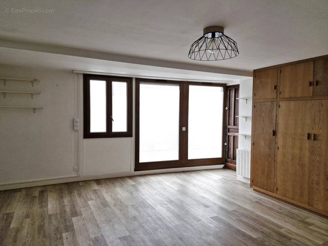 Appartement à PARIS-19E