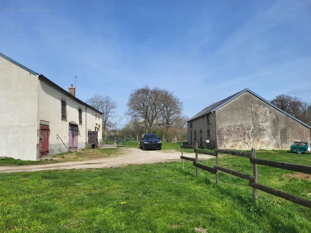 Maison à SAINT-LEGER-MAGNAZEIX