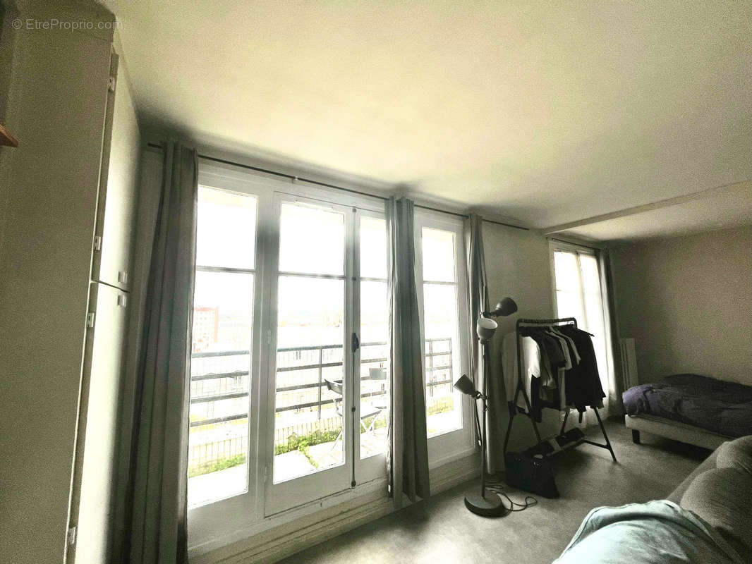 Appartement à PARIS-14E