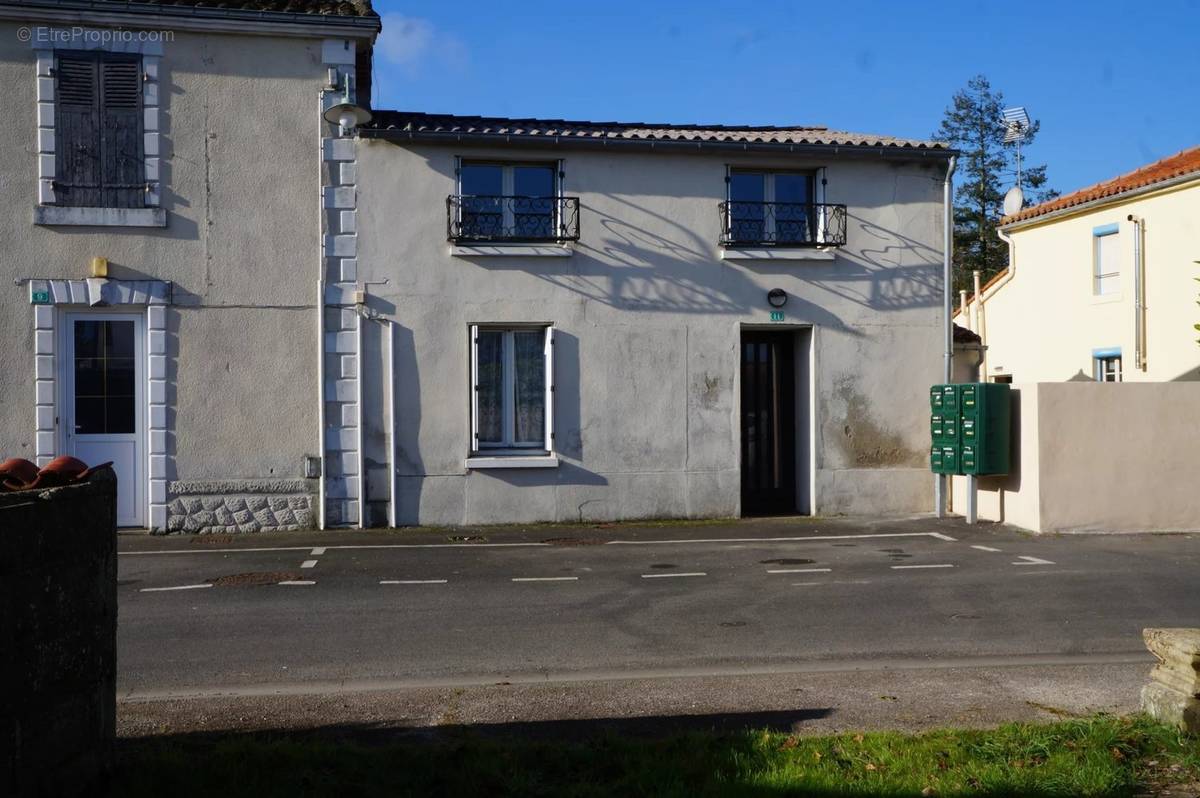 Maison à SAINT-MAURICE-DES-NOUES