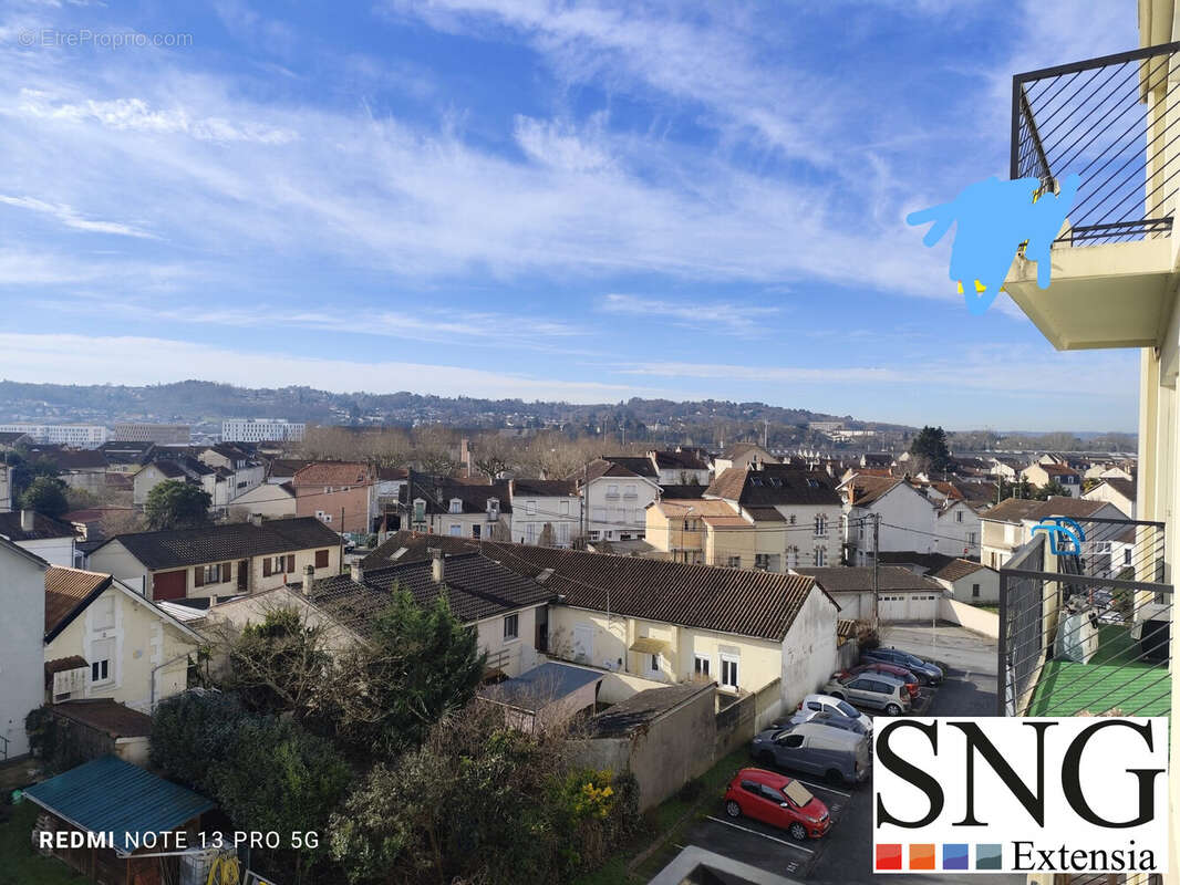 Vue Sud du balcon donnant sur le séjoiur et la 2éme chambre - Appartement à PERIGUEUX