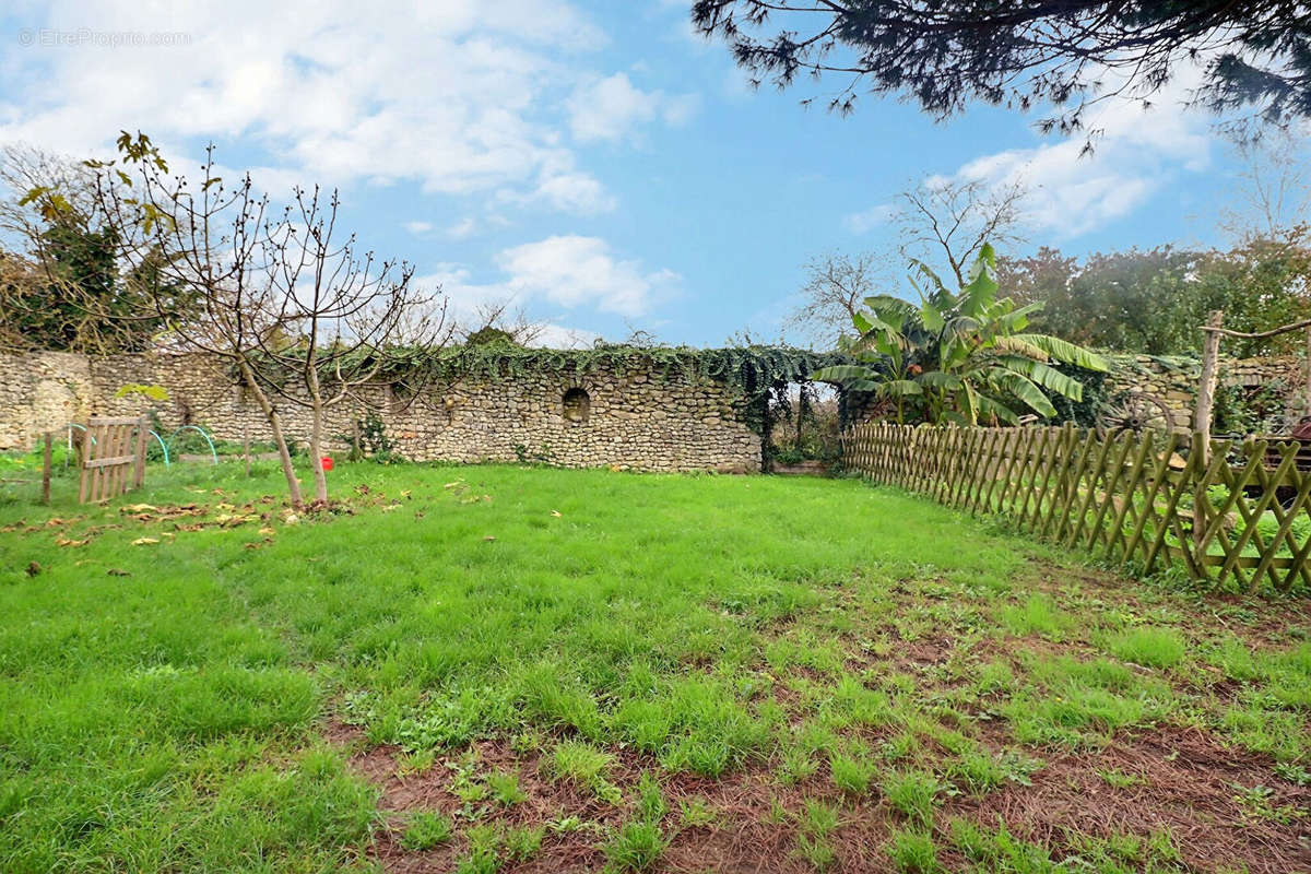 Maison à MORIGNY-CHAMPIGNY