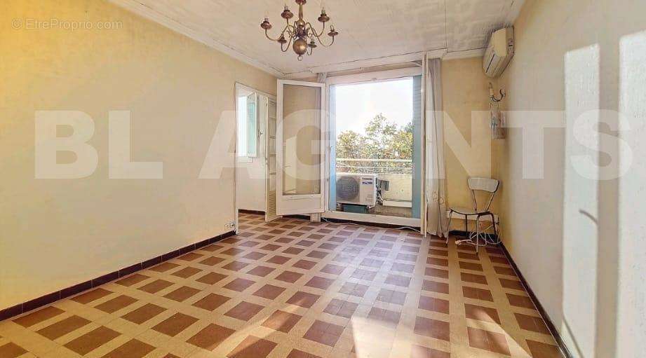 2 - Appartement à MARSEILLE-12E