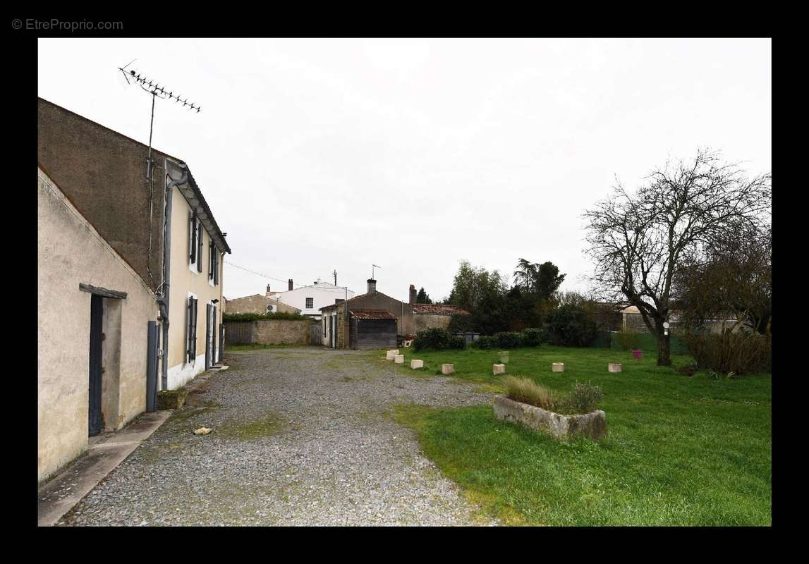 Maison à BREUIL-LA-REORTE