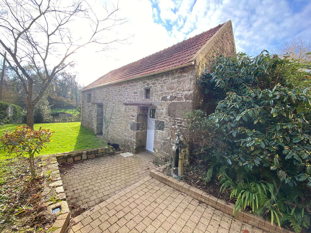 Maison à KERNOUES