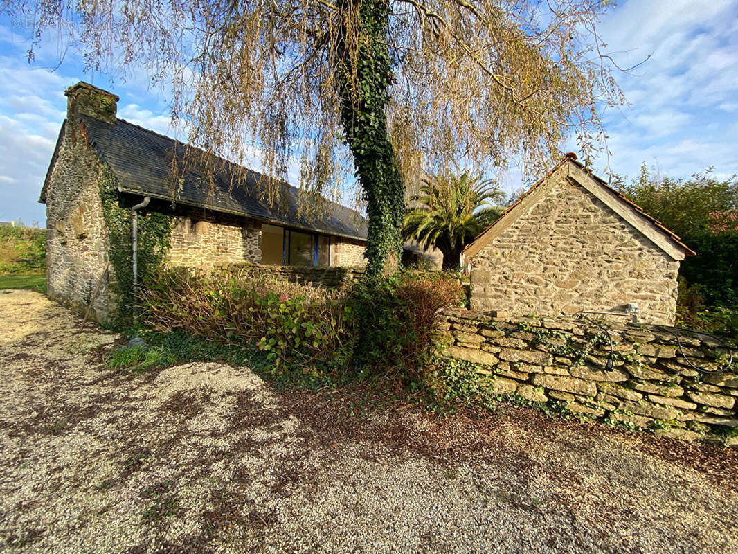 Maison à KERNOUES