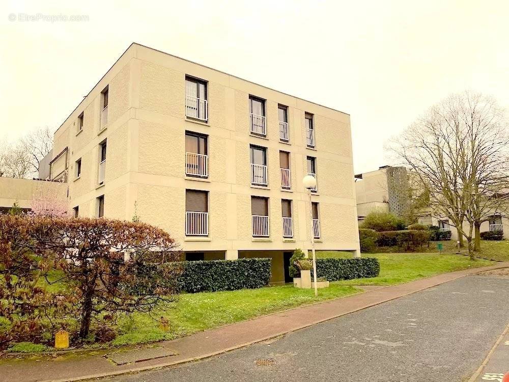 Appartement à BOUSSY-SAINT-ANTOINE