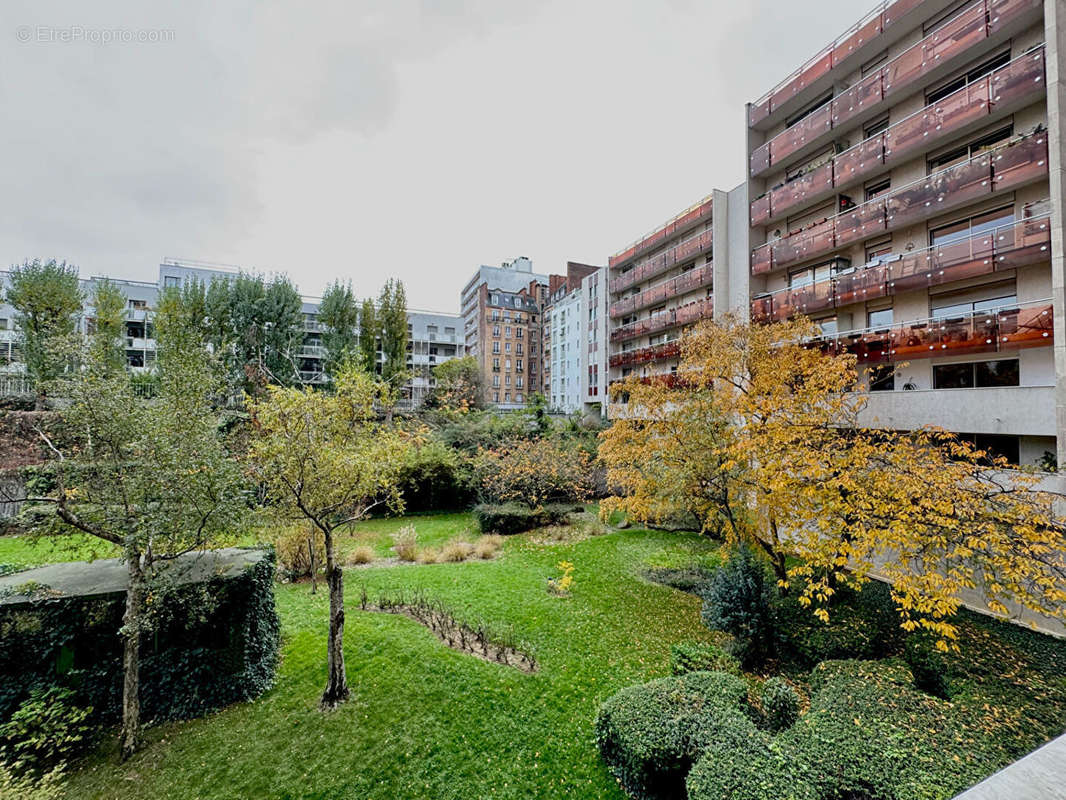 Appartement à PARIS-10E