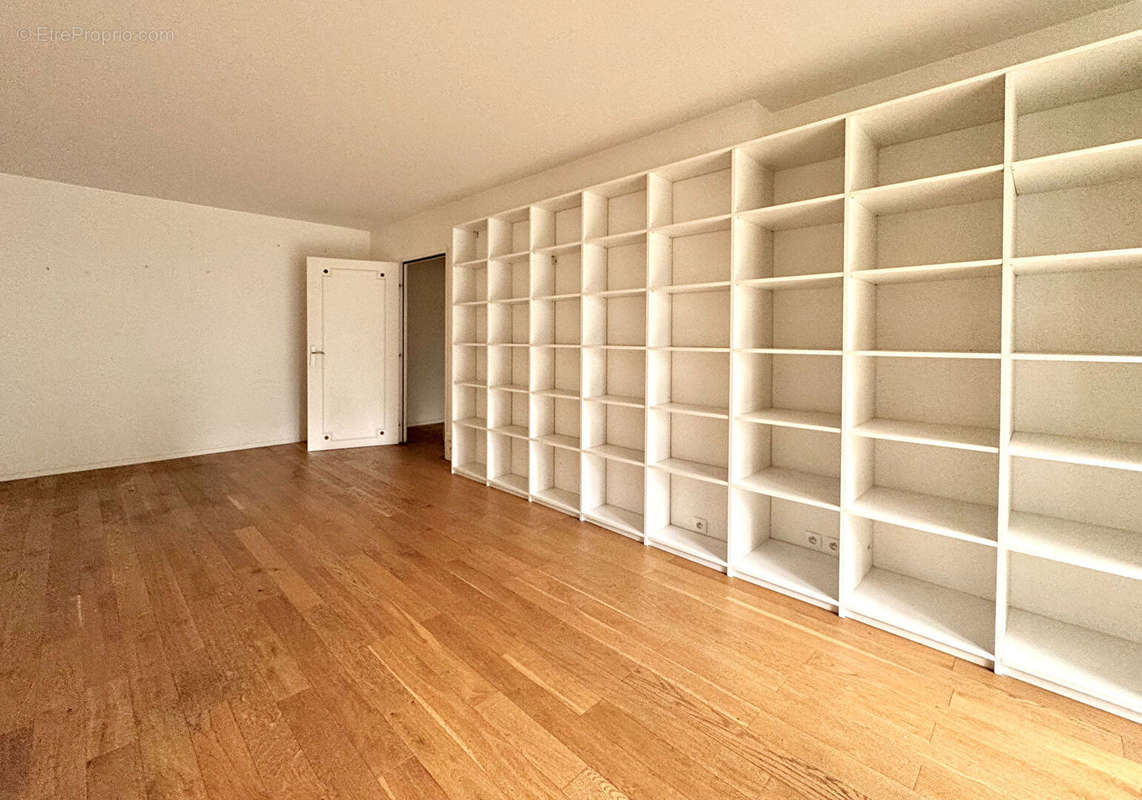 Appartement à PARIS-10E