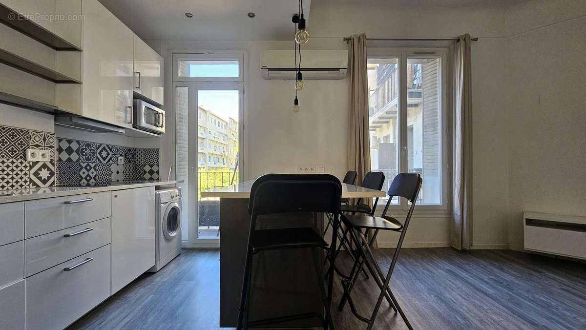 Appartement à MARSEILLE-4E