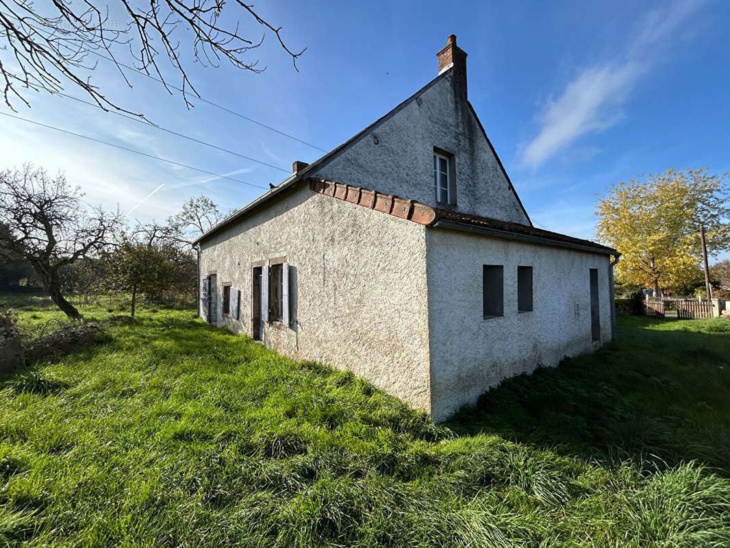 Maison à LOUROUX-DE-BEAUNE