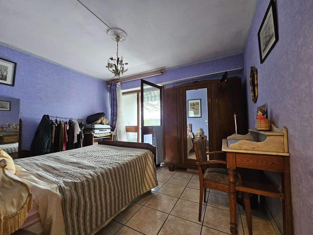 Chambre 2 - Appartement à BORDEAUX