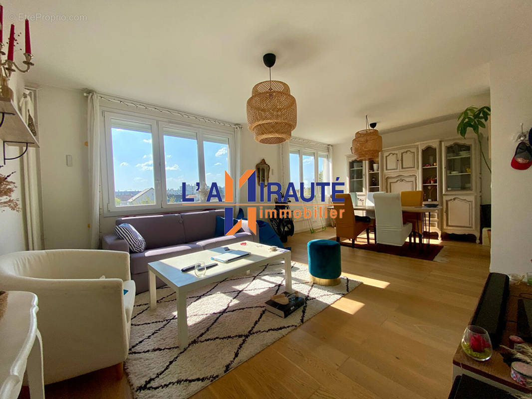 Appartement à HOUILLES