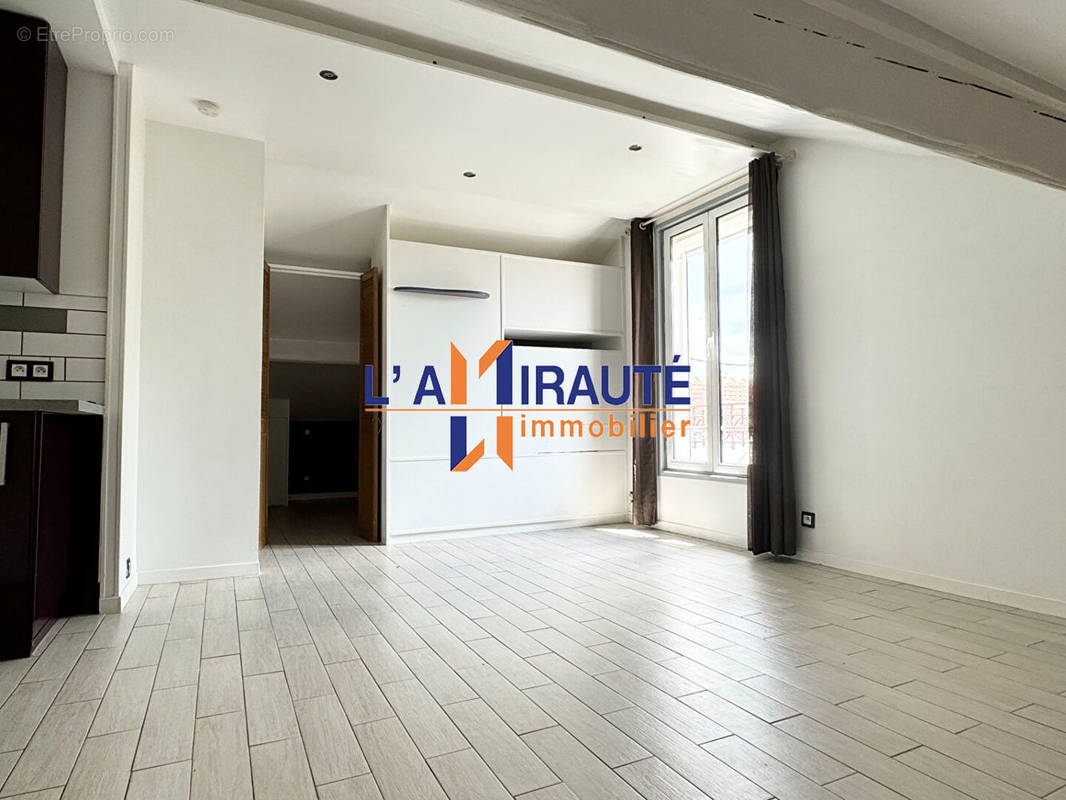 Appartement à HOUILLES