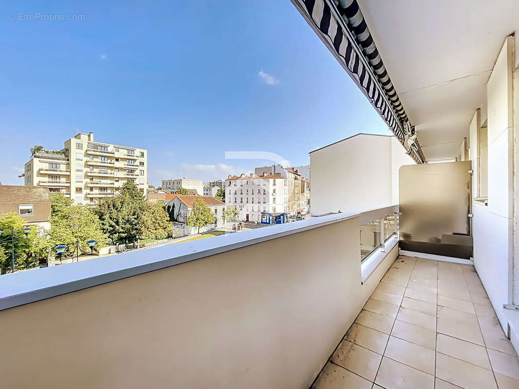 Appartement à COURBEVOIE