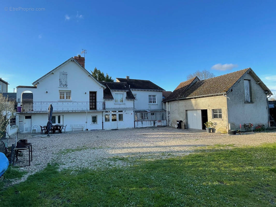 Maison à LESIGNY