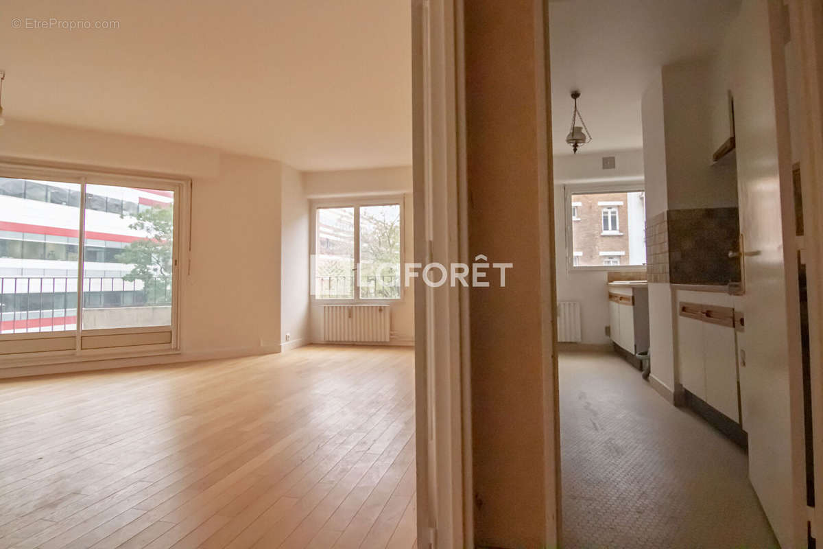 Appartement à PARIS-20E