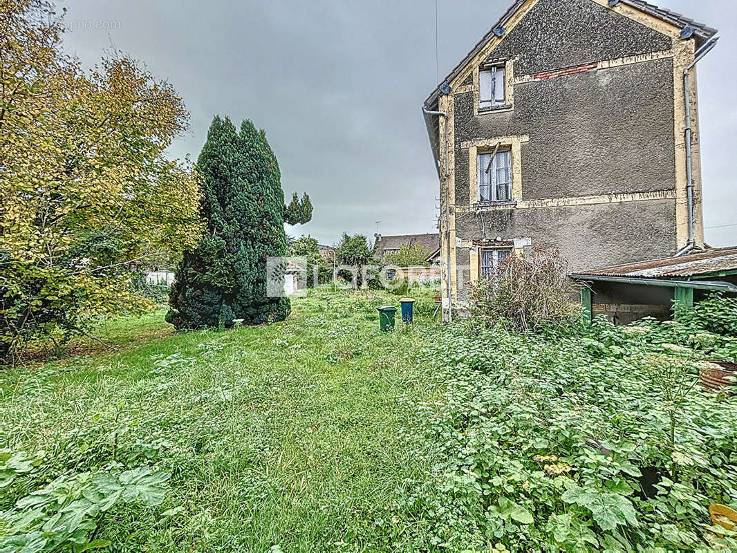 Terrain à SAINT-JUST