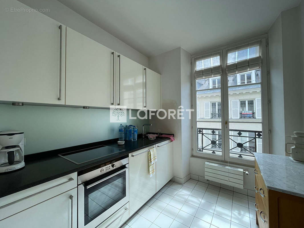 Appartement à PARIS-8E