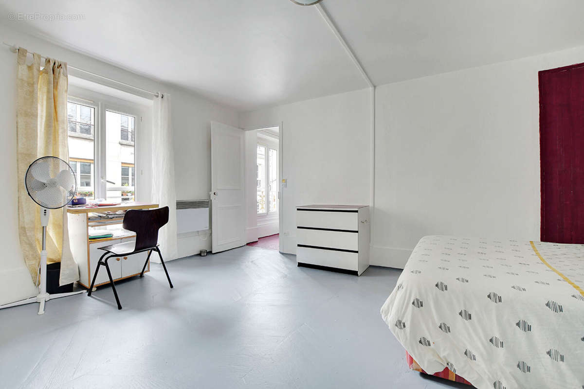 Appartement à PARIS-10E