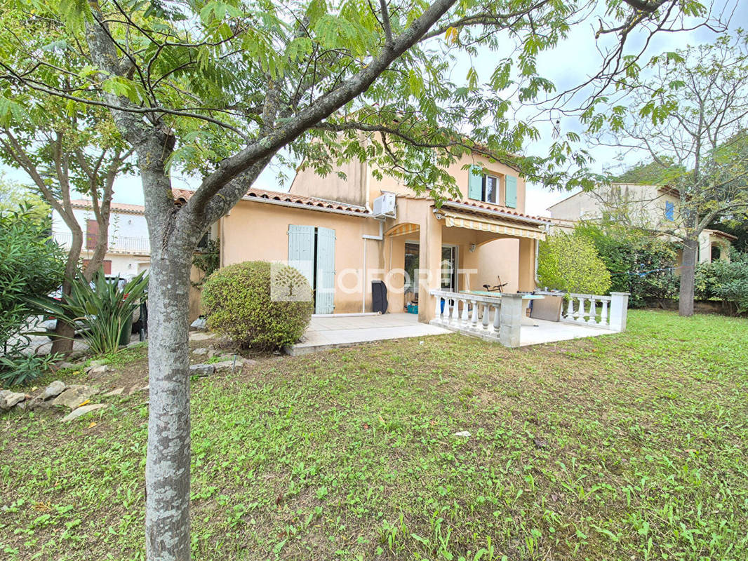 Maison à LA ROQUETTE-SUR-SIAGNE