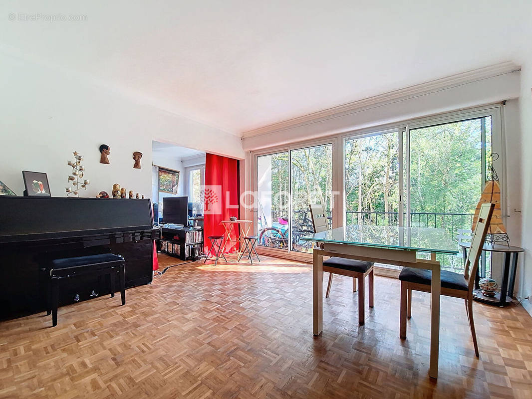 Appartement à VERNEUIL-SUR-SEINE