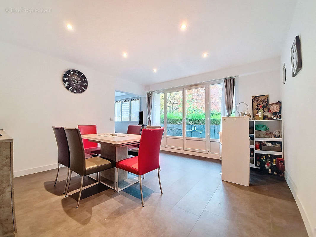 Appartement à VERNEUIL-SUR-SEINE