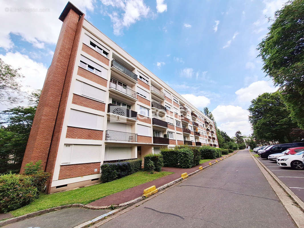 Appartement à VERNEUIL-SUR-SEINE