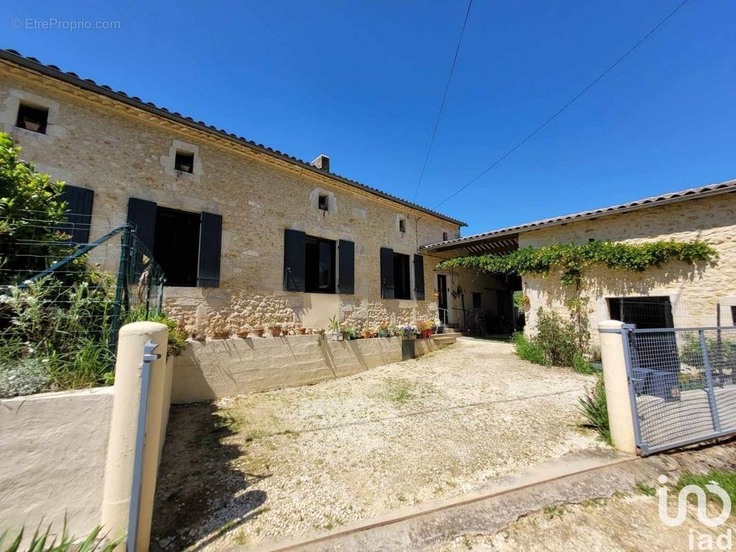 Photo 1 - Maison à SAINT-BONNET-SUR-GIRONDE