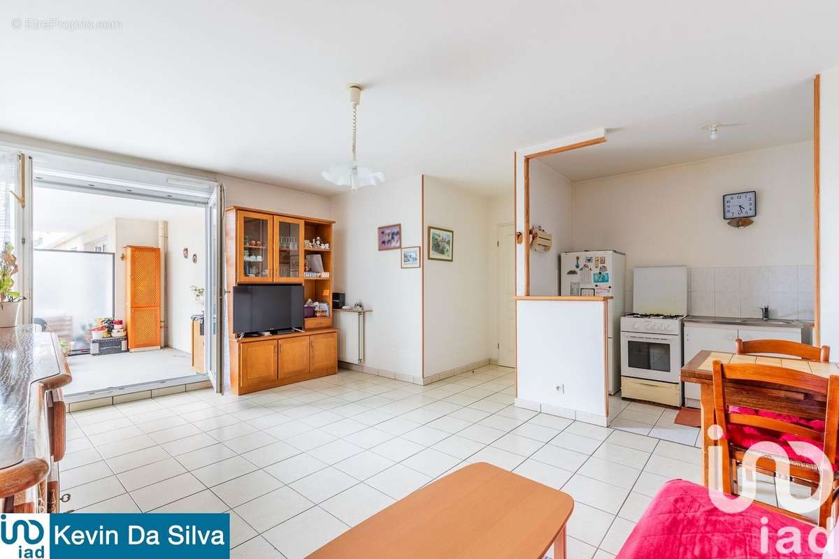 Photo 2 - Appartement à VILLENEUVE-LE-ROI