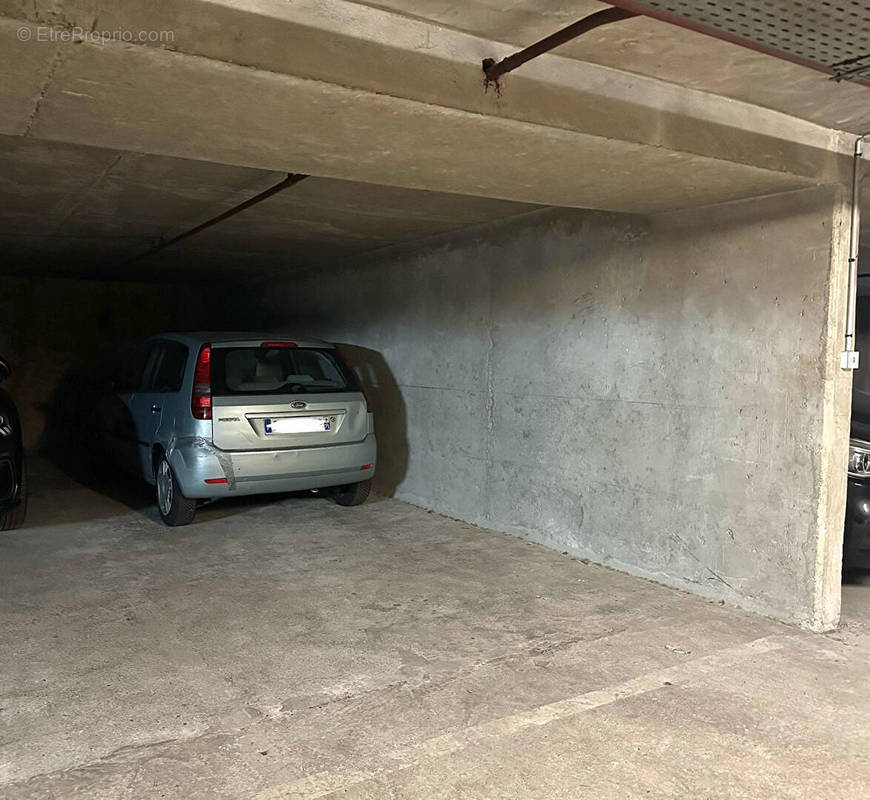 Parking à PARIS-5E