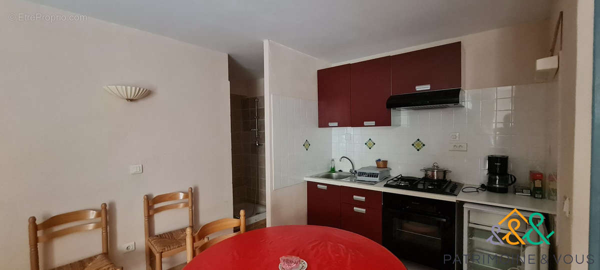 Coin cuisine local d&#039;activité - Appartement à BEAUCAIRE