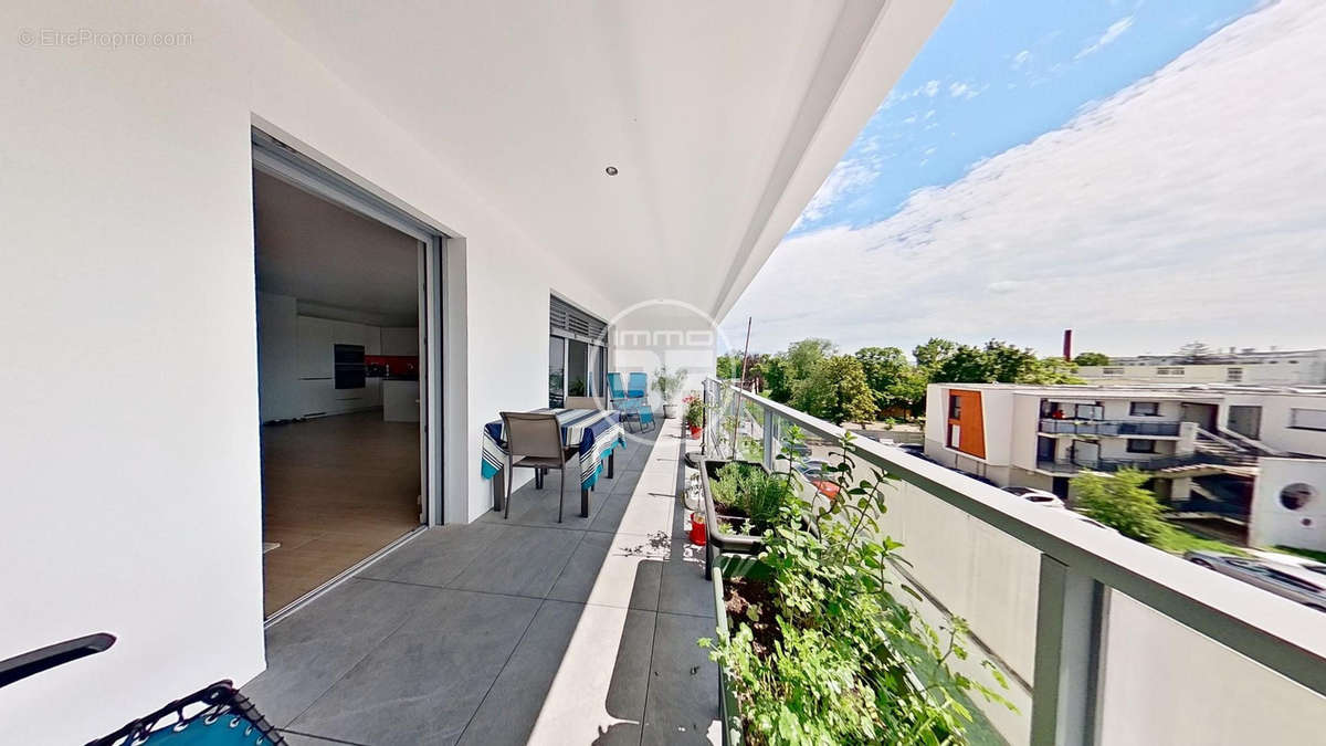 Grande terrasse en loggia protégée du vent  - Appartement à SAINT-LOUIS