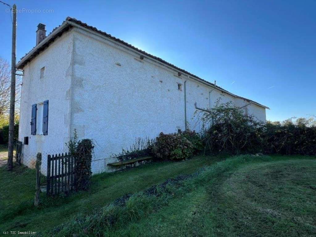 Maison à NANTEUIL-EN-VALLEE