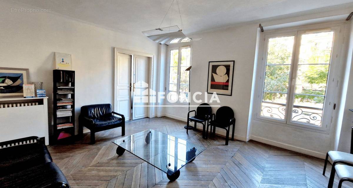 Appartement à PARIS-11E