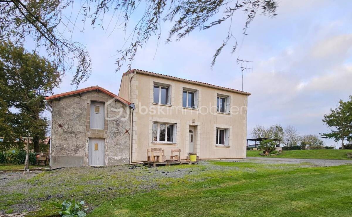 Maison à LA CHAPELLE-THIREUIL