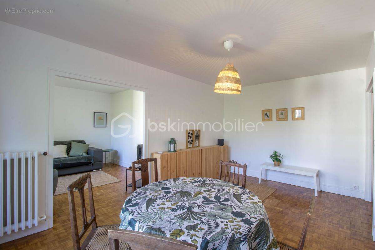 Appartement à MENNECY