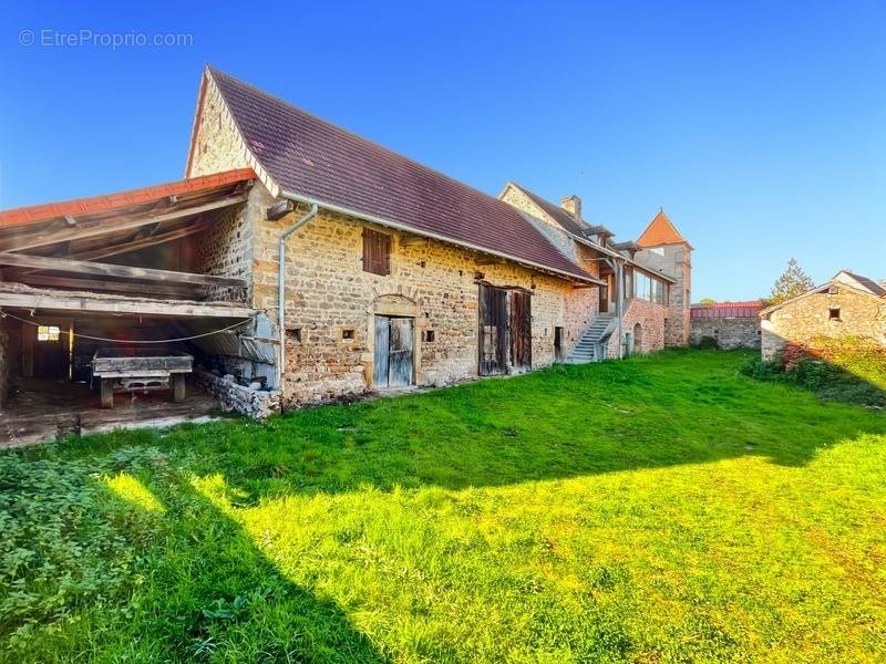 Maison à CLUNY