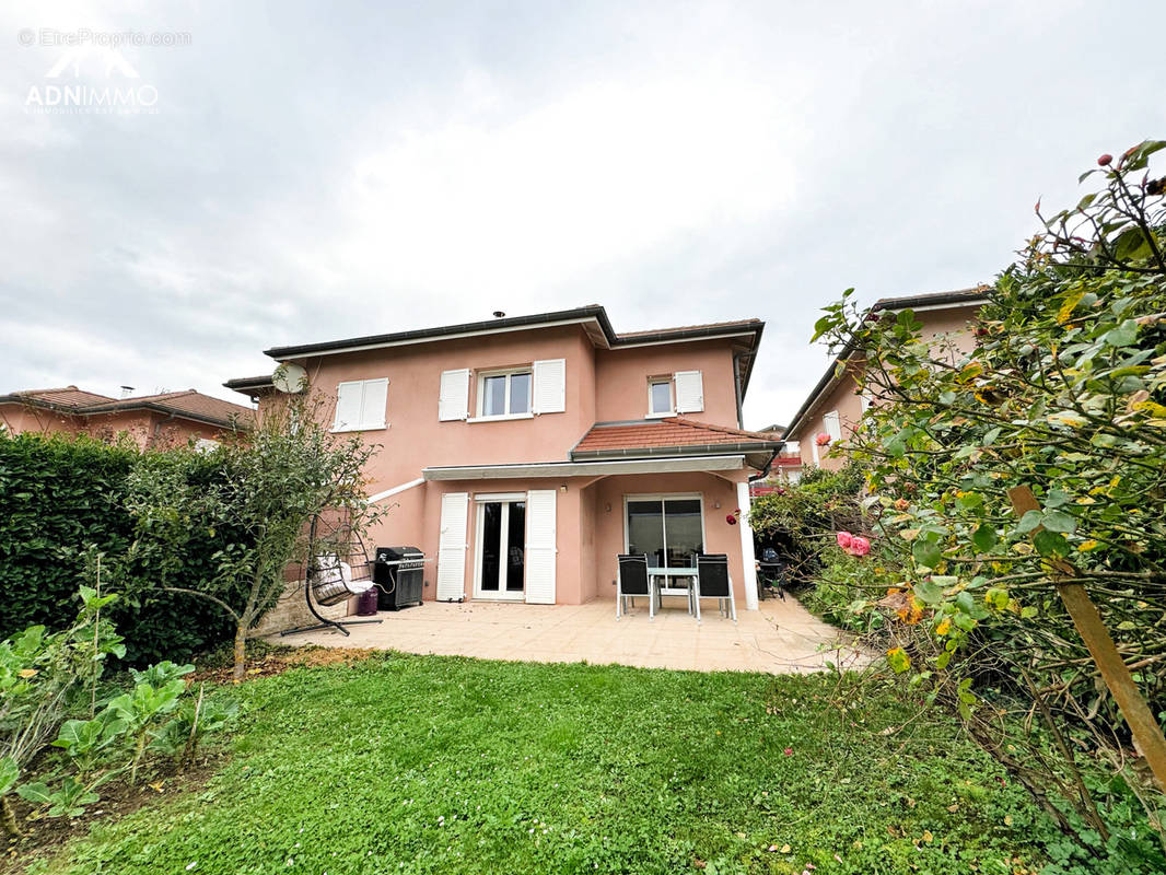 Maison à SAINT-GENIS-POUILLY