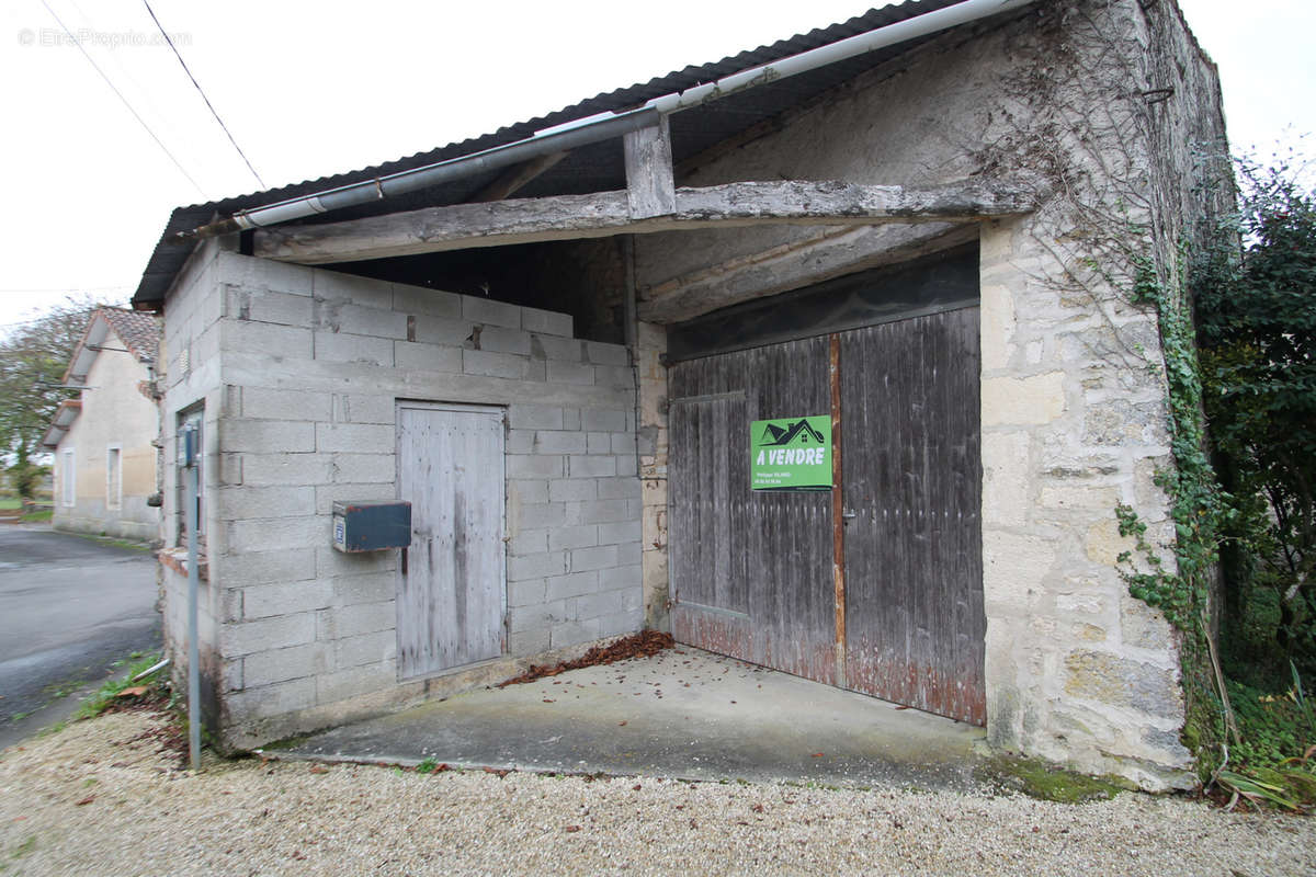 Maison à AUGE-SAINT-MEDARD